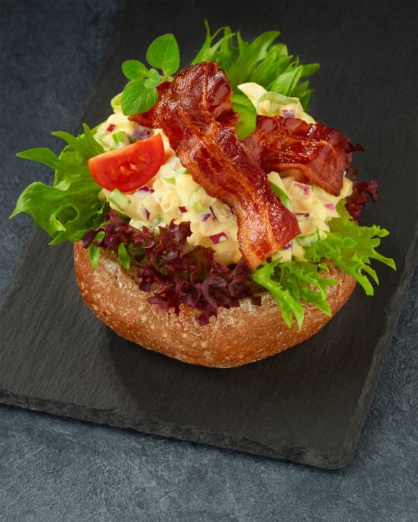 Rundstk. Eggesalat m bacon